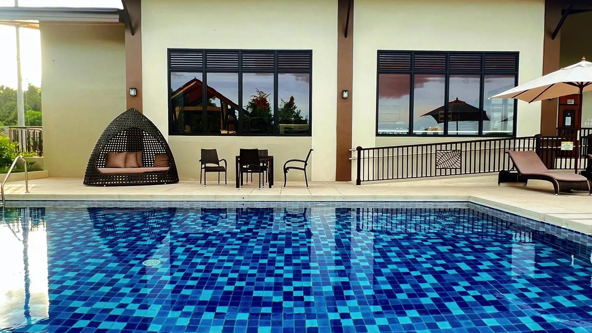 Panglao Luxury Sea View Condo, Pool, Cafe - Suite 918 Dauis Philippines