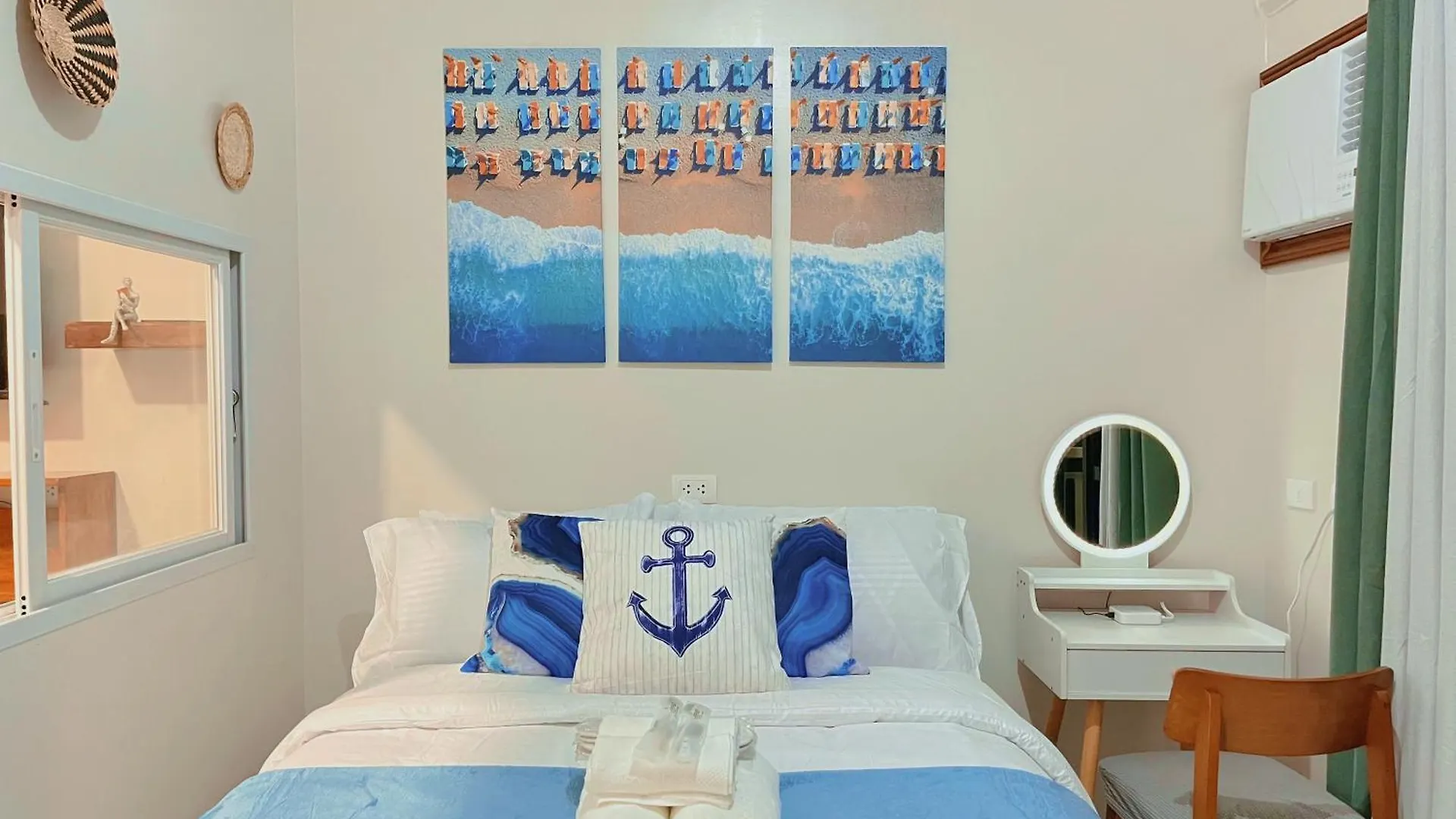 Panglao Luxury Sea View Condo, Pool, Cafe - Suite 918 Dauis Apartment