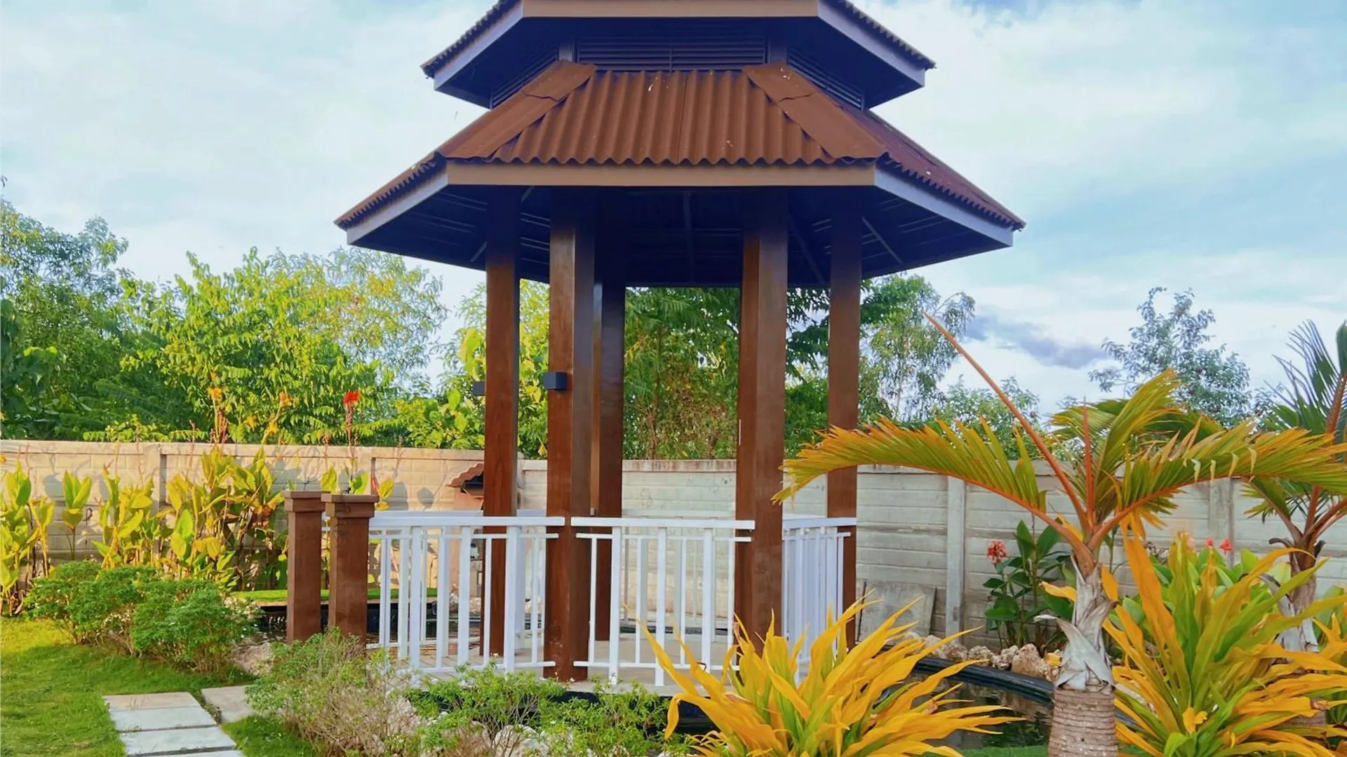 Panglao Luxury Sea View Condo, Pool, Cafe - Suite 918 Dauis Apartment