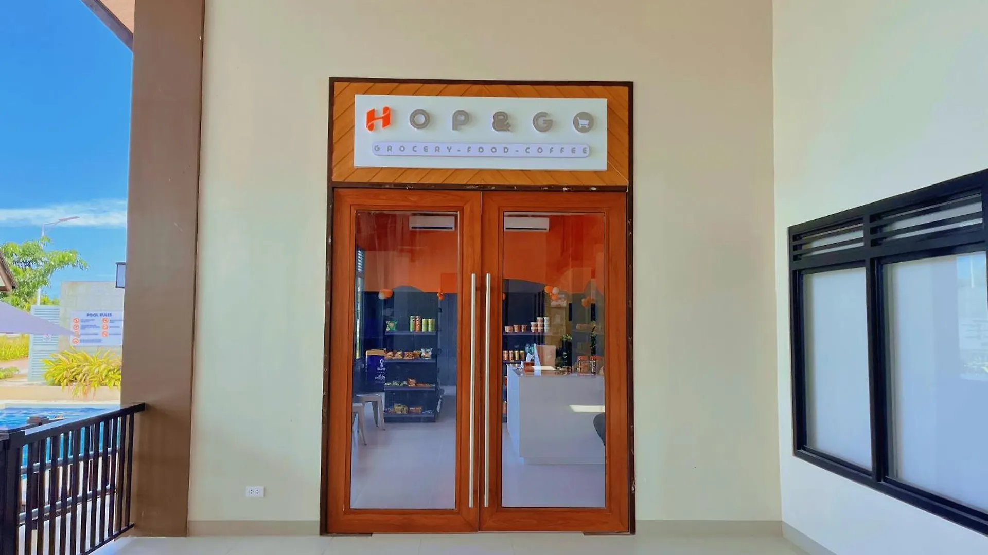 Panglao Luxury Sea View Condo, Pool, Cafe - Suite 918 Dauis Apartment