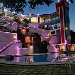 Bohol Plaza Mountain And Restaurant Dauis